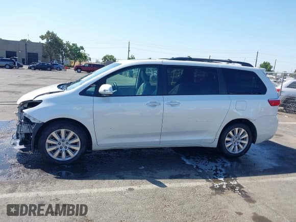 ✅ 2015 Toyota Sienna Limited • VIN: 5TDDK3DC6FS107688 • Lot: 43090403. Listed on IAAI with 189,772 mi. Free auction sales archive from the USA and detailed vehicle history report at DreamBid. Image 15.