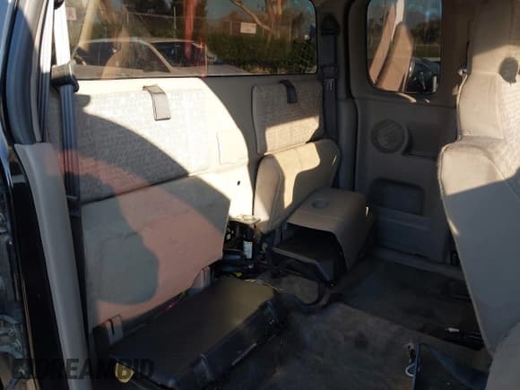 ✅ 2006 Chevrolet Colorado LS • VIN: 1GCCS198068237894 • Лот: 43520229. Опубликован ранее на IAAI с пробегом 159 647 миль. Бесплатный доступ к архиву аукционных продаж из США и подробный отчёт об истории автомобиля на DreamBid. Изображение 8.