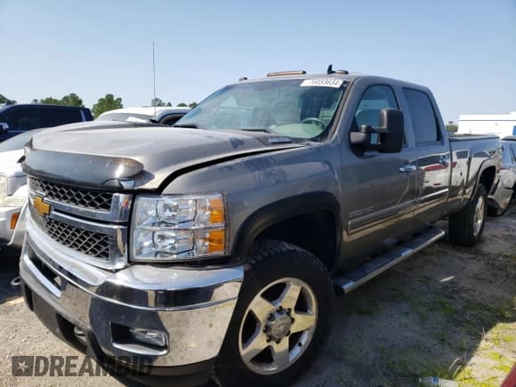 ✅ 2013 Chevrolet Silverado 2500HD LT • VIN: 1GC1CXE84DF135665 • Лот: 76053634. Опубликован ранее на Copart с пробегом 84 113 миль. Бесплатный доступ к архиву аукционных продаж из США и подробный отчёт об истории автомобиля на DreamBid. Изображение 1.