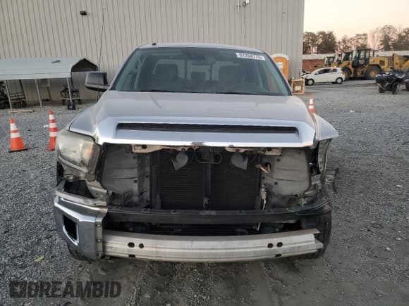 ✅ 2018 Toyota Tundra SR • VIN: 5TFRM5F16JX127725 • Lot: 91208775. Listed on Copart with 252,572 mi. Free auction sales archive from the USA and detailed vehicle history report at DreamBid. Image 5.