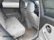 ✅ 2005 Chevrolet Equinox LS • VIN: 2CNDL23F956088335 • Lot: 43530406. Wystawiony na IAAI z przebiegiem 210 392 mil. Bezpłatny archiwum sprzedaży aukcyjnych z USA i szczegółowy raport historii pojazdu na DreamBid. Zdjęcie 8.