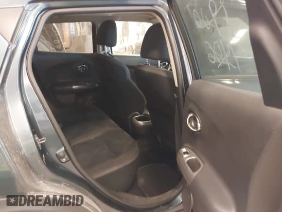 ✅ 2011 Nissan Juke SL • VIN: JN8AF5MV0BT013021 • Лот: 42142958. Опубликован ранее на IAAI с пробегом 160 709 миль. Бесплатный доступ к архиву аукционных продаж из США и подробный отчёт об истории автомобиля на DreamBid. Изображение 8.