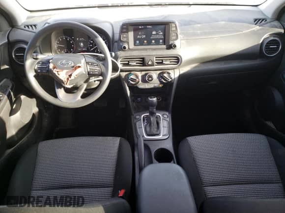 2020 Hyundai Kona SE с VIN KM8K1CAA0LU494111, выставлен на аукционе Copart как лот 41000263 с пробегом 36 051 миль миль и . История ставок и продаж доступна на DreamBid. Изображение 8.