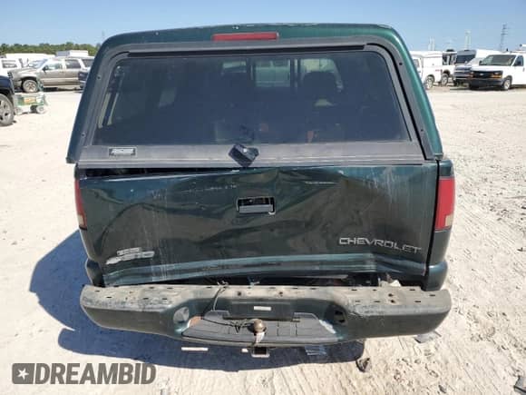 2002 Chevrolet S-10 LS with VIN 1GCCS14W528123843, listed as a Copart auction lot 75648594 with Not provided miles and Salvage title. Bid and sale history available at DreamBid. Image 6.