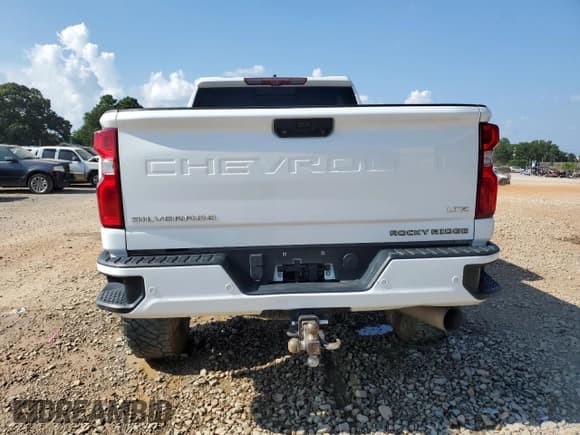 ✅ 2020 Chevrolet Silverado 2500HD LTZ • VIN: 1GC4YPEY7LF252816 • Lot: 66037495. Wystawiony na Copart z przebiegiem 126 886 mil. Bezpłatny archiwum sprzedaży aukcyjnych z USA i szczegółowy raport historii pojazdu na DreamBid. Zdjęcie 6.