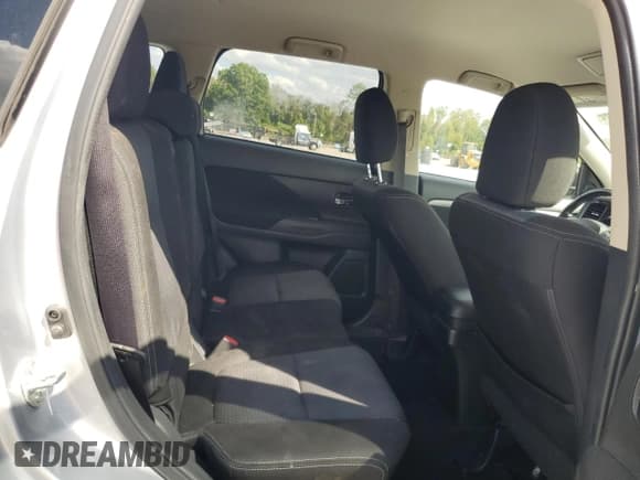 ✅ 2016 Mitsubishi Outlander ES • VIN: JA4AD2A3XGZ016476 • Лот: 81508375. Опубликован ранее на Copart с пробегом 140 349 миль. Бесплатный доступ к архиву аукционных продаж из США и подробный отчёт об истории автомобиля на DreamBid. Изображение 11.