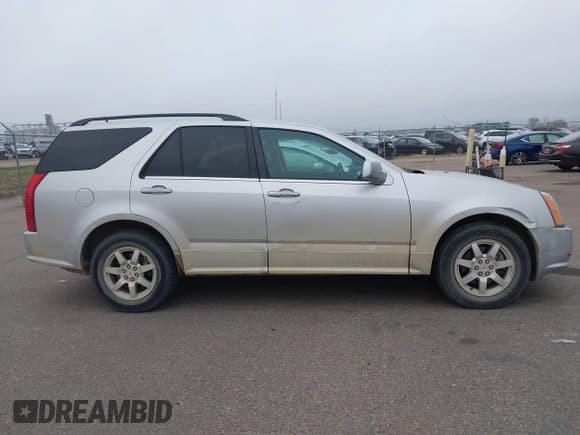 ✅ 2008 Cadillac SRX AWD • VIN: 1GYEE437380150455 • Lot: 43743232. Wystawiony na IAAI z przebiegiem 64 763 mil. Bezpłatny archiwum sprzedaży aukcyjnych z USA i szczegółowy raport historii pojazdu na DreamBid. Zdjęcie 13.