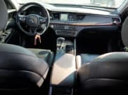 ✅ 2017 Kia Cadenza Premium • VIN: KNALC4J12H5090489 • Lot: 69337834. Wystawiony na Copart z przebiegiem 87 111 mil. Bezpłatny archiwum sprzedaży aukcyjnych z USA i szczegółowy raport historii pojazdu na DreamBid. Zdjęcie 8.