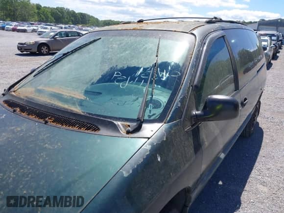 1996 Dodge Caravan SE с VIN 1B4GP44R3TB341618, выставлен на аукционе IAAI как лот 42345759 с пробегом 175 722 миль миль и . История ставок и продаж доступна на DreamBid. Изображение 16.