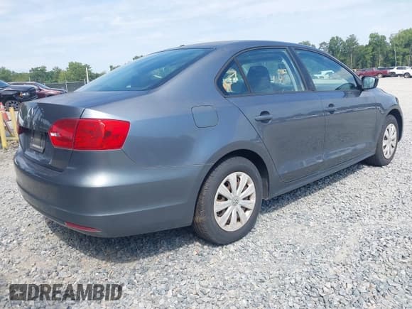 ✅ 2014 Volkswagen Jetta • VIN: 3VW1K7AJXEM402754 • Lot: 43113397. Wystawiony na IAAI z przebiegiem 166 711 mil. Bezpłatny archiwum sprzedaży aukcyjnych z USA i szczegółowy raport historii pojazdu na DreamBid. Zdjęcie 4.