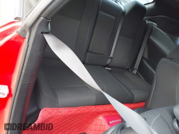 ✅ 2015 Dodge Challenger R/T • VIN: 2C3CDZAT9FH914013 • Lot: 43288641. Wystawiony na IAAI z przebiegiem 61 922 mil. Bezpłatny archiwum sprzedaży aukcyjnych z USA i szczegółowy raport historii pojazdu na DreamBid. Zdjęcie 8.