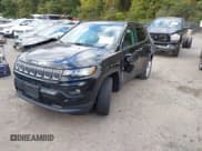 ✅ 2022 Jeep Compass Latitude Lux • VIN: 3C4NJDFB0NT180836 • Lot: 43349238. Wystawiony na IAAI z przebiegiem 17 690 mil. Bezpłatny archiwum sprzedaży aukcyjnych z USA i szczegółowy raport historii pojazdu na DreamBid. Zdjęcie 2.