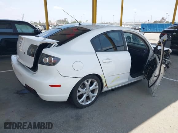 ✅ 2007 Mazda 3 S Touring • VIN: JM1BK324471663158 • Lot: 42575124. Wystawiony na IAAI z przebiegiem 160 938 mil. Bezpłatny archiwum sprzedaży aukcyjnych z USA i szczegółowy raport historii pojazdu na DreamBid. Zdjęcie 4.