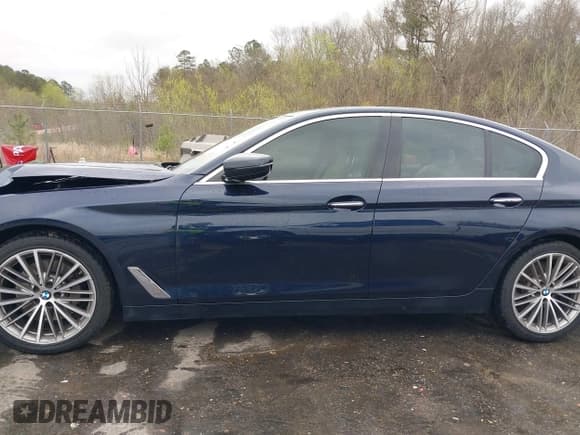 ✅ 2018 BMW 5 Series 530i • VIN: WBAJA5C55JWA39526 • Lot: 41780637. Listed on IAAI with 121,693 mi. Free auction sales archive from the USA and detailed vehicle history report at DreamBid. Image 14.