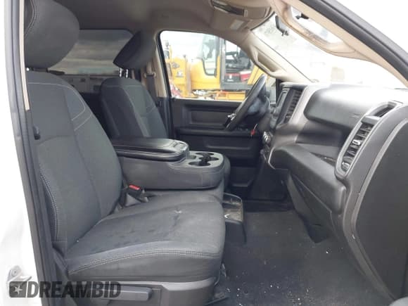 ✅ 2019 Ram 2500 Tradesman • VIN: 3C6UR5CJ3KG714722 • Лот: 43615870. Опубликован ранее на IAAI с пробегом 286 686 миль. Бесплатный доступ к архиву аукционных продаж из США и подробный отчёт об истории автомобиля на DreamBid. Изображение 5.