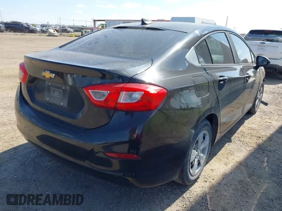 ✅ 2017 Chevrolet Cruze LS • VIN: 1G1BC5SM4H7221982 • Lot: 43551542. Listed on IAAI with 83,751 mi. Free auction sales archive from the USA and detailed vehicle history report at DreamBid. Image 4.