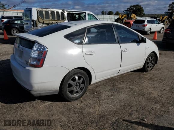 ✅ 2009 Toyota Prius Touring • VIN: JTDKB20U097863662 • Lot: 89738065. Listed on Copart with 141,882 mi. Free auction sales archive from the USA and detailed vehicle history report at DreamBid. Image 3.