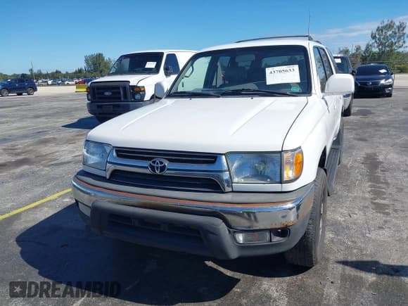 ✅ 2002 Toyota 4Runner SR5 • VIN: JT3GN86R820242336 • Lot: 43705633. Listed on IAAI with 349,907 mi. Free auction sales archive from the USA and detailed vehicle history report at DreamBid. Image 6.