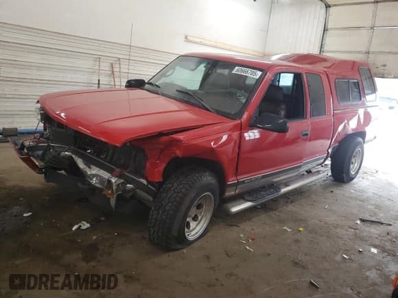 ✅ 1998 GMC Sierra 1500 • VIN: 2GTEK19RXW1547233 • Лот: 60666705. Опубликован ранее на Copart с пробегом 168 373 миль. Бесплатный доступ к архиву аукционных продаж из США и подробный отчёт об истории автомобиля на DreamBid. Изображение 1.