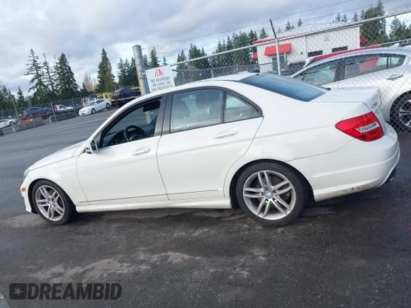✅ 2012 Mercedes-Benz C 300 Sport • VIN: WDDGF8BB8CR207641 • Lot: 43787528. Listed on IAAI with 74,385 mi. Free auction sales archive from the USA and detailed vehicle history report at DreamBid. Image 14.