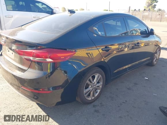 ✅ 2017 Hyundai Elantra Value Edition • VIN: 5NPD84LF6HH065211 • Лот: 43571387. Опубликован ранее на IAAI с пробегом 98 733 миль. Бесплатный доступ к архиву аукционных продаж из США и подробный отчёт об истории автомобиля на DreamBid. Изображение 4.