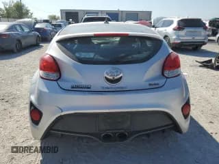 ✅ 2015 Hyundai Veloster Turbo • VIN: KMHTC6AE4FU237170 • Lot: 76179214. Wystawiony na Copart z przebiegiem Nie podano. Bezpłatny archiwum sprzedaży aukcyjnych z USA i szczegółowy raport historii pojazdu na DreamBid. Zdjęcie 6.