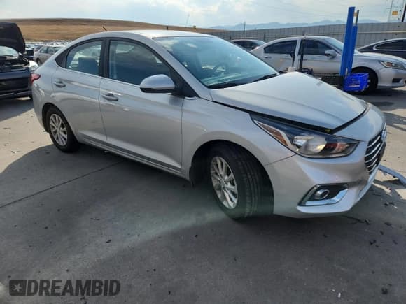 ✅ 2020 Hyundai Accent SE • VIN: 3KPC24A65LE120289 • Lot: 71285515. Wystawiony na Copart z przebiegiem 20 012 mil. Bezpłatny archiwum sprzedaży aukcyjnych z USA i szczegółowy raport historii pojazdu na DreamBid. Zdjęcie 4.