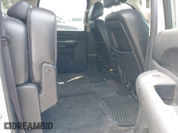 ✅ 2014 Chevrolet Silverado 2500HD LT • VIN: 1GC1KXCG1EF131636 • Lot: 43112265. Listed on IAAI with 309,813 mi. Free auction sales archive from the USA and detailed vehicle history report at DreamBid. Image 8.