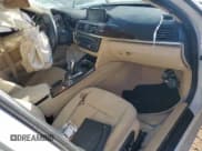 ✅ 2013 BMW 3 Series 328i xDrive • VIN: WBA3B3C50DF532591 • Лот: 69927465. Опубликован ранее на Copart с пробегом Не указан. Бесплатный доступ к архиву аукционных продаж из США и подробный отчёт об истории автомобиля на DreamBid. Изображение 8.