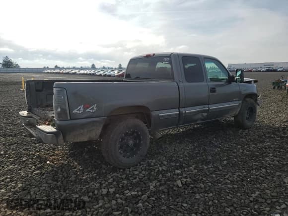 ✅ 2000 Chevrolet Silverado 1500 LS • VIN: 2GCEK19V5Y1152456 • Lot: 92304185. Wystawiony na Copart z przebiegiem 295 253 mil. Bezpłatny archiwum sprzedaży aukcyjnych z USA i szczegółowy raport historii pojazdu na DreamBid. Zdjęcie 3.