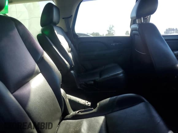 ✅ 2012 Chevrolet Tahoe LTZ • VIN: 1GNSKCE05CR320967 • Lot: 86871835. Wystawiony na Copart z przebiegiem 139 044 mil. Bezpłatny archiwum sprzedaży aukcyjnych z USA i szczegółowy raport historii pojazdu na DreamBid. Zdjęcie 11.