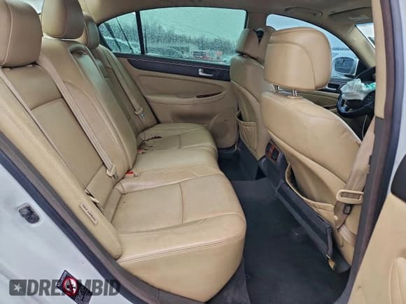 ✅ 2013 Hyundai Genesis 3.8L • VIN: KMHGC4DD8DU234102 • Lot: 94407645. Listed on Copart with 113,252 mi. Free auction sales archive from the USA and detailed vehicle history report at DreamBid. Image 10.