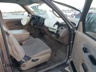 ✅ 2001 Dodge 1500 • VIN: 3B7HC13Z81G210076 • Lot: 43629785. Listed on IAAI with 281,837 mi. Free auction sales archive from the USA and detailed vehicle history report at DreamBid. Image 5.