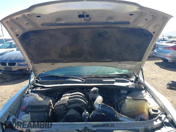 ✅ 2005 Chrysler 300 300 • VIN: 2C3JA43R45H143267 • Lot: 43537319. Wystawiony na IAAI z przebiegiem Nie podano. Bezpłatny archiwum sprzedaży aukcyjnych z USA i szczegółowy raport historii pojazdu na DreamBid. Zdjęcie 10.