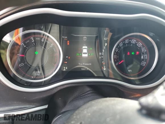 ✅ 2016 Dodge Challenger R/T Scat Pack • VIN: 2C3CDZFJ0GH338627 • Lot: 63824744. Wystawiony na Copart z przebiegiem 92 431 mil. Bezpłatny archiwum sprzedaży aukcyjnych z USA i szczegółowy raport historii pojazdu na DreamBid. Zdjęcie 9.