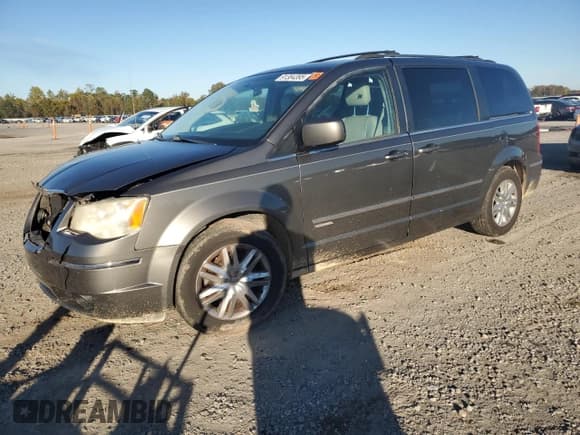 ✅ 2010 Chrysler Town & Country Touring • VIN: 2A4RR5D17AR279431 • Лот: 91384395. Опубликован ранее на Copart с пробегом 191 791 миль. Бесплатный доступ к архиву аукционных продаж из США и подробный отчёт об истории автомобиля на DreamBid. Изображение 1.