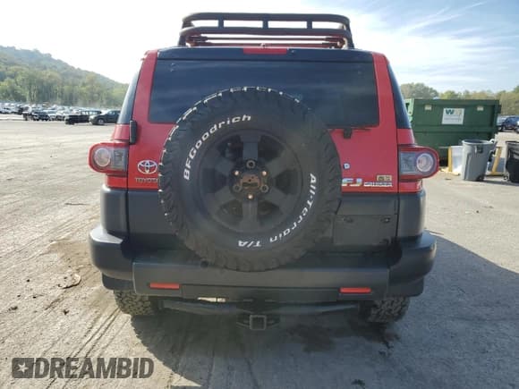 ✅ 2012 Toyota FJ Cruiser • VIN: JTEBU4BF5CK142631 • Lot: 84631955. Wystawiony na Copart z przebiegiem 210 525 mil. Bezpłatny archiwum sprzedaży aukcyjnych z USA i szczegółowy raport historii pojazdu na DreamBid. Zdjęcie 6.