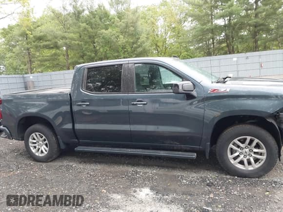 ✅ 2021 Chevrolet Silverado 1500 RST • VIN: 3GCUYEETXMG106287 • Lot: 42313663. Wystawiony na IAAI z przebiegiem 17 464 mil. Bezpłatny archiwum sprzedaży aukcyjnych z USA i szczegółowy raport historii pojazdu na DreamBid. Zdjęcie 13.