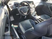 ✅ 2013 Hyundai Genesis Coupe Track • VIN: KMHHU6KJ2DU097602 • Lot: 81663555. Wystawiony na Copart z przebiegiem 64 827 mil. Bezpłatny archiwum sprzedaży aukcyjnych z USA i szczegółowy raport historii pojazdu na DreamBid. Zdjęcie 8.