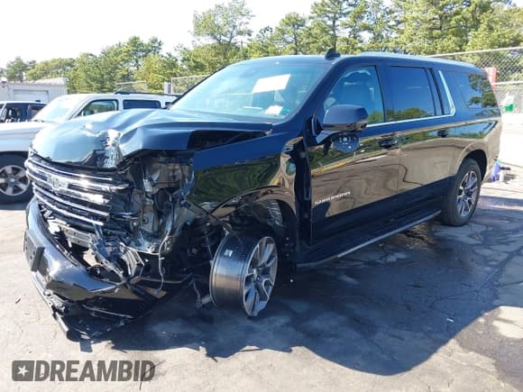 ✅ 2023 Chevrolet Suburban LT • VIN: 1GNSKCKD4PR442054 • Lot: 43124100. Wystawiony na IAAI z przebiegiem 23 096 mil. Bezpłatny archiwum sprzedaży aukcyjnych z USA i szczegółowy raport historii pojazdu na DreamBid. Zdjęcie 19.