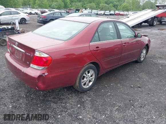 ✅ 2005 Toyota Camry LE • VIN: 4T1BF32K55U099076 • Lot: 42270891. Wystawiony na IAAI z przebiegiem 183 683 mil. Bezpłatny archiwum sprzedaży aukcyjnych z USA i szczegółowy raport historii pojazdu na DreamBid. Zdjęcie 4.