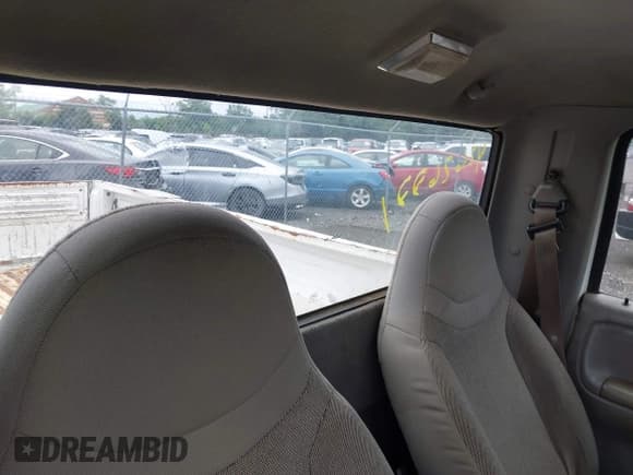 ✅ 2000 Ford Ranger • VIN: 1FTZR11V0YTA48413 • Lot: 42626771. Listed on IAAI with 163,698 mi. Free auction sales archive from the USA and detailed vehicle history report at DreamBid. Image 8.