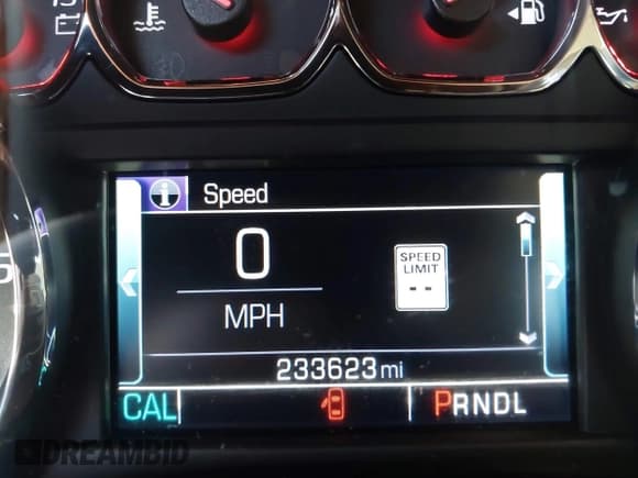 ✅ 2018 Chevrolet Silverado 1500 LTZ • VIN: 3GCUKSEJ5JG145427 • Lot: 43350615. Wystawiony na IAAI z przebiegiem 233 623 mil. Bezpłatny archiwum sprzedaży aukcyjnych z USA i szczegółowy raport historii pojazdu na DreamBid. Zdjęcie 15.