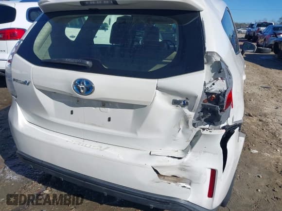 ✅ 2015 Toyota Prius Two • VIN: JTDZN3EU9FJ020966 • Lot: 41294359. Listed on IAAI with 102,875 mi. Free auction sales archive from the USA and detailed vehicle history report at DreamBid. Image 6.