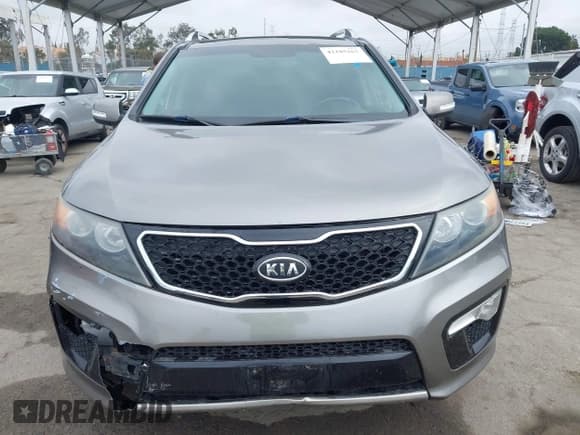 ✅ 2013 Kia Sorento SX • VIN: 5XYKW4A23DG400942 • Lot: 42185267. Listed on IAAI with 162,209 mi. Free auction sales archive from the USA and detailed vehicle history report at DreamBid. Image 12.