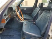 ✅ 1985 Mercedes-Benz 380 • VIN: WDBCA32C1FA105232 • Lot: 55124875. Listed on Copart with 150,676 mi. Free auction sales archive from the USA and detailed vehicle history report at DreamBid. Image 7.