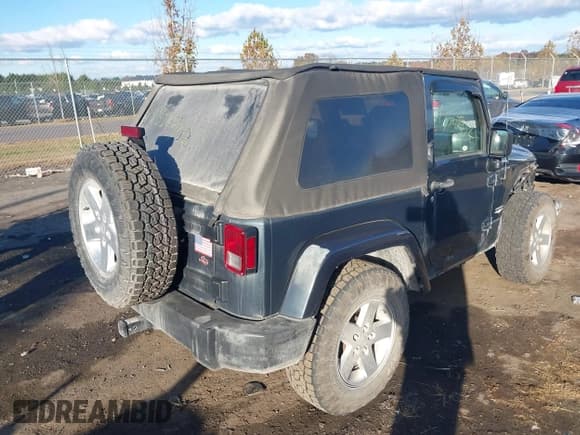 ✅ 2007 Jeep Wrangler Sahara • VIN: 1J8FA54147L171035 • Лот: 43567952. Опубликован ранее на IAAI с пробегом 280 755 миль. Бесплатный доступ к архиву аукционных продаж из США и подробный отчёт об истории автомобиля на DreamBid. Изображение 4.