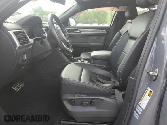 ✅ 2022 Volkswagen Atlas SEL R-Line • VIN: 1V2SE2CA0NC221239 • Lot: 60917025. Wystawiony na Copart z przebiegiem 72 574 mil. Bezpłatny archiwum sprzedaży aukcyjnych z USA i szczegółowy raport historii pojazdu na DreamBid. Zdjęcie 7.