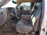 ✅ 2004 GMC Sierra 2500HD SLT • VIN: 1GTHK231X4F150326 • Lot: 85207124. Wystawiony na Copart z przebiegiem 290 621 mil. Bezpłatny archiwum sprzedaży aukcyjnych z USA i szczegółowy raport historii pojazdu na DreamBid. Zdjęcie 7.