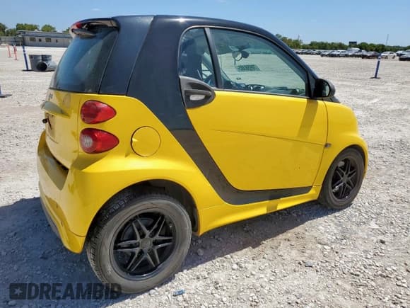 ✅ 2013 Smart fortwo Pure • VIN: WMEEJ3BA8DK723083 • Лот: 70958385. Опубликован ранее на Copart с пробегом 68 558 миль. Бесплатный доступ к архиву аукционных продаж из США и подробный отчёт об истории автомобиля на DreamBid. Изображение 3.